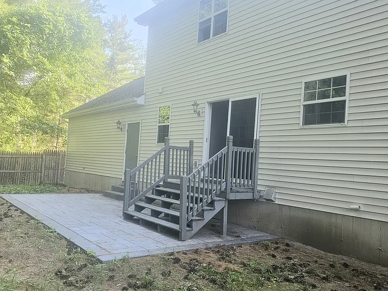 4 Round Table Rd — Photo 22