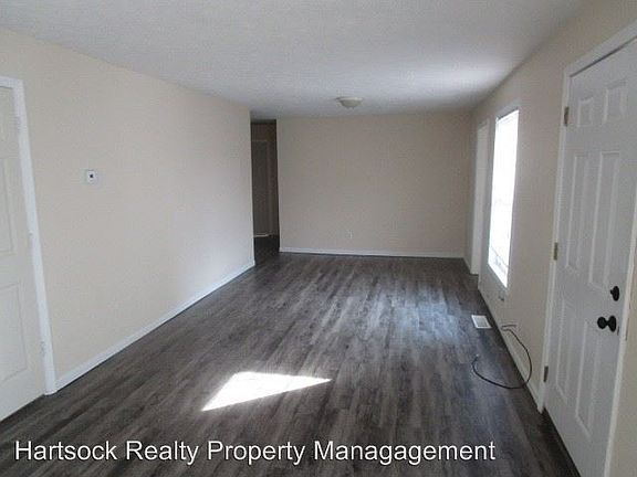 3rd image of 3120 Burch Ave