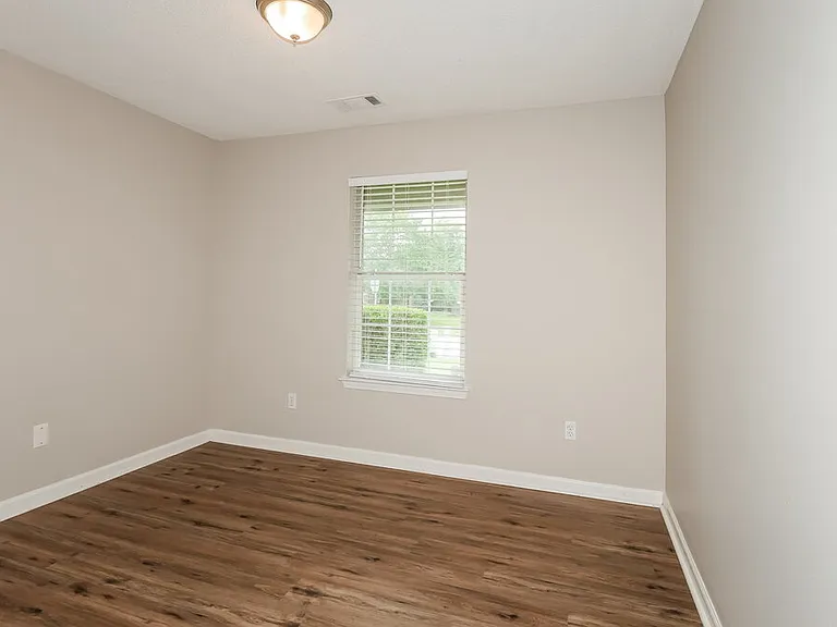 120 Pinewood Dr — Photo 13