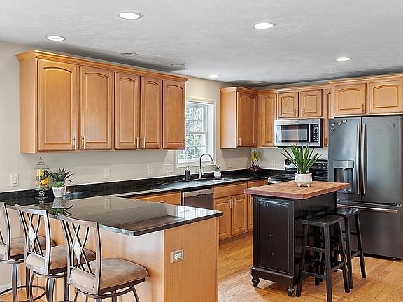 2nd image of 60 Crestwood Dr