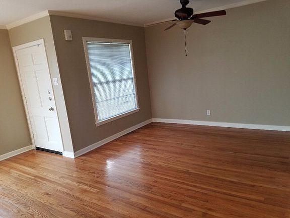 2nd image of 608 E Mesquite Ln
