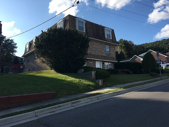 3rd image of 157 Albany Ave APT 1