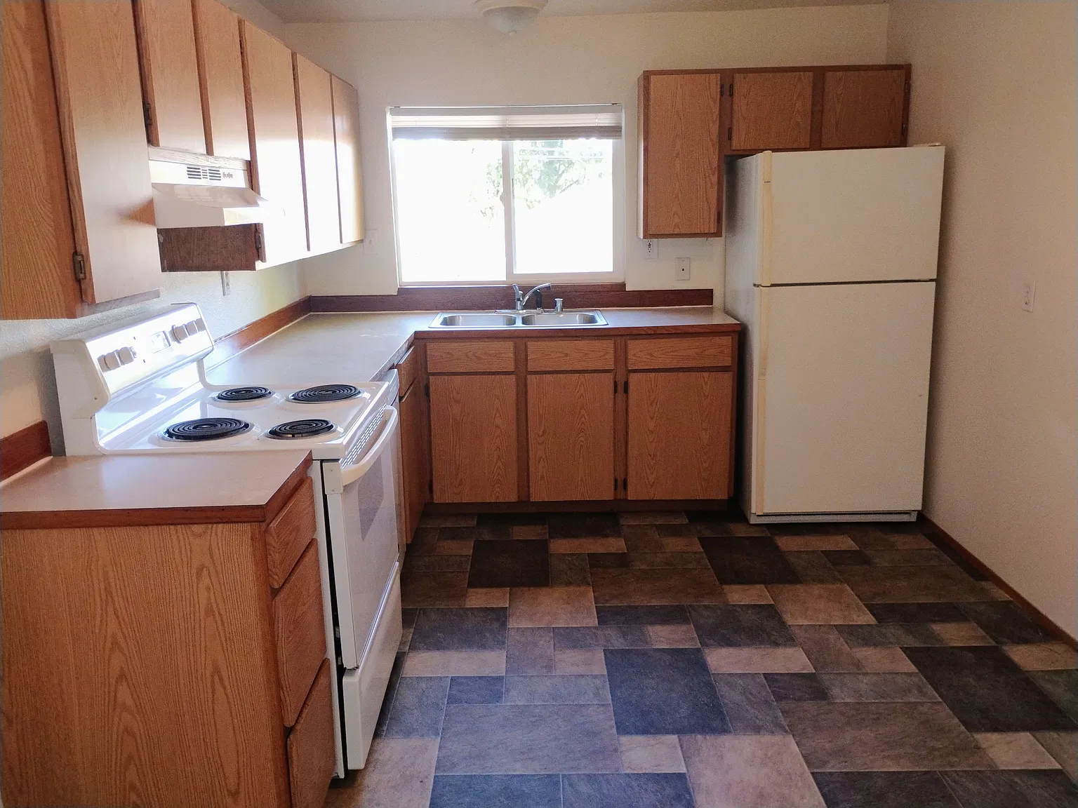 2 bed, 900 sqft, $1,575 — Photo 3