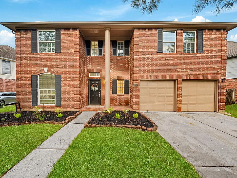 2515 Blue Rose Dr