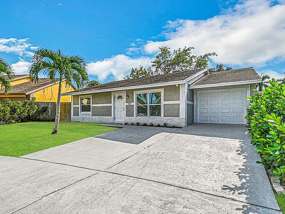 3rd image of 7418 Pinedale Dr