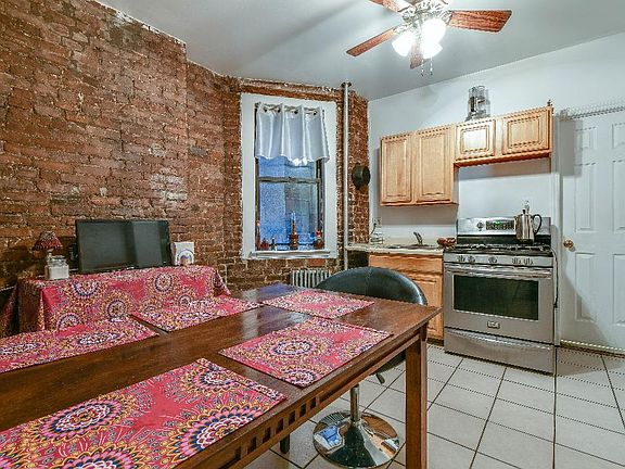 4th image of 626 E 9th St APT 2F