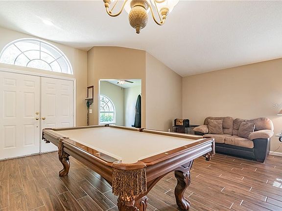 3rd image of 30735 Burleigh Dr