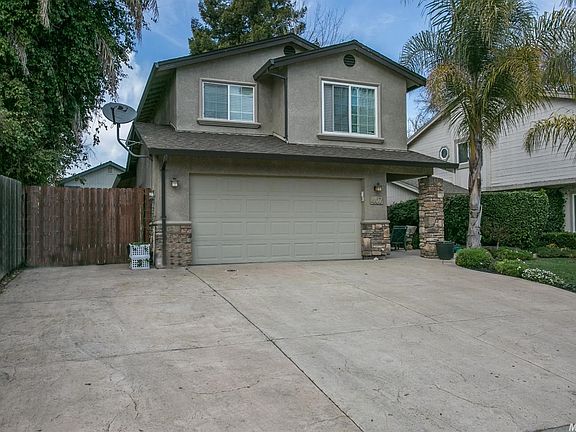 2nd image of 407 Blue Dolphin Way