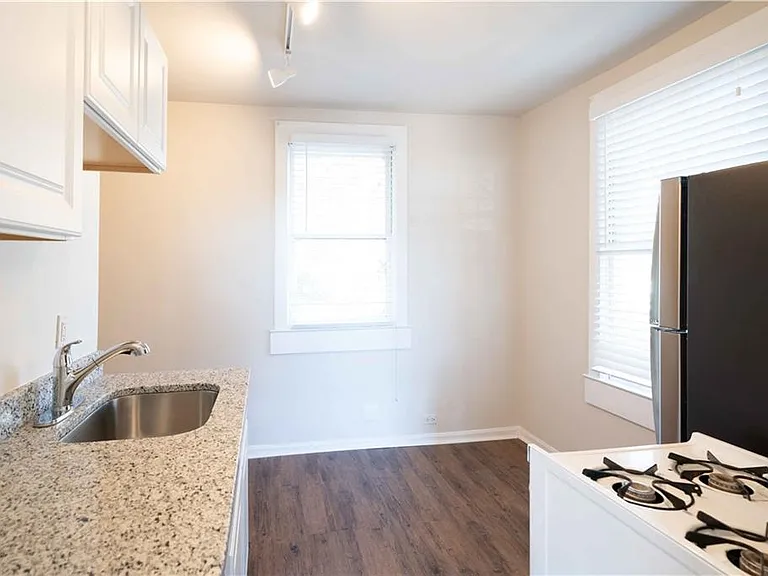 716 Lakeview Ave NE #5 — Photo 6