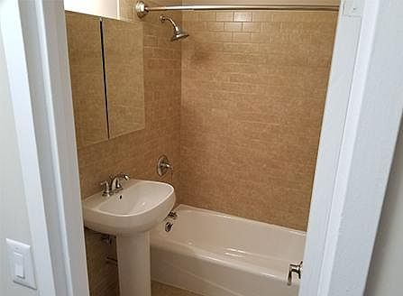 2nd image of 415 Homestead Ave