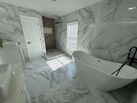 4th image of 2579 Hunley Loop