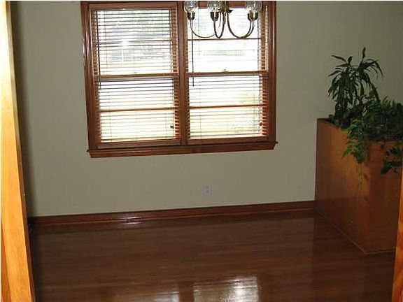 5th image of 1406 Hartford Cir