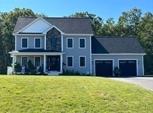 34 Hammond St, Seekonk, MA 02771