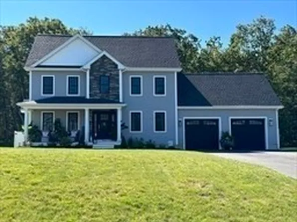 34 Hammond St, Seekonk, MA 02771
