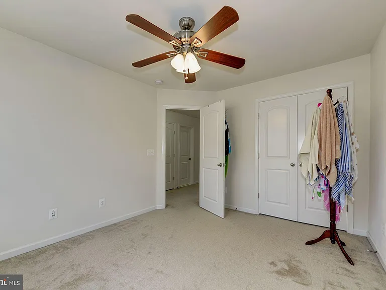 22677 Flowing Spring Sq — Photo 24
