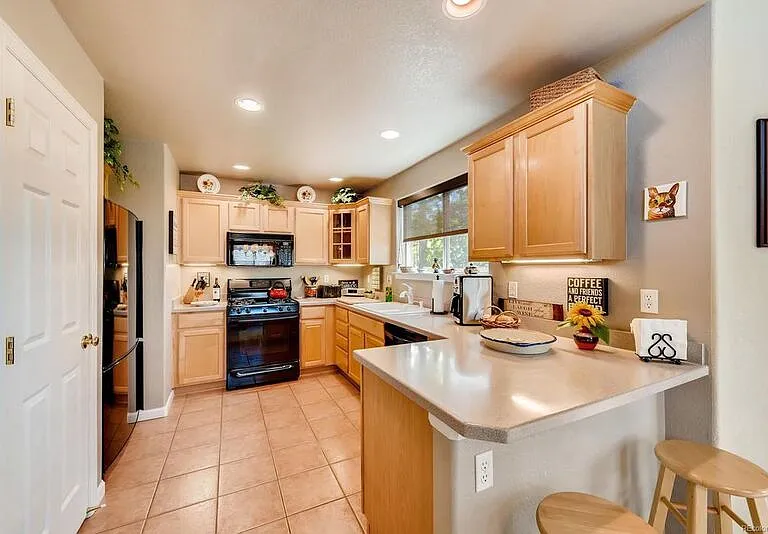 5971 S Waco St — Photo 8