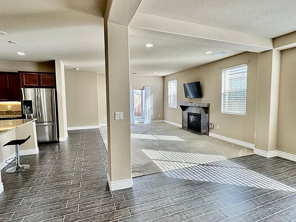 4th image of 4942 Monrovia Dr