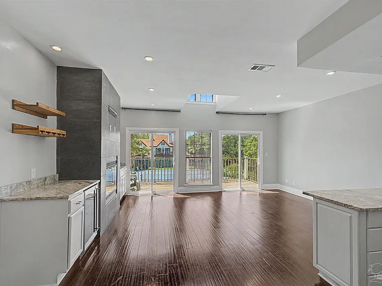 42 Baybridge Dr — Photo 5