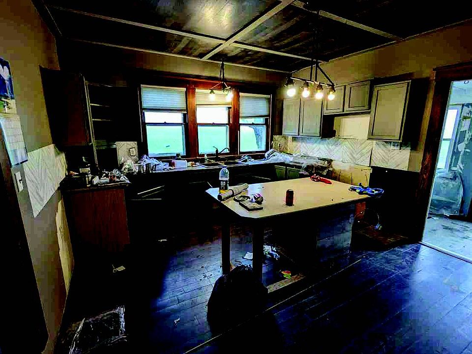 2nd image of 1235 County Road 1400 N