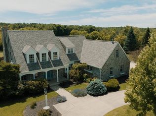 5857 E Waterford Rd, Hartford, WI 53027