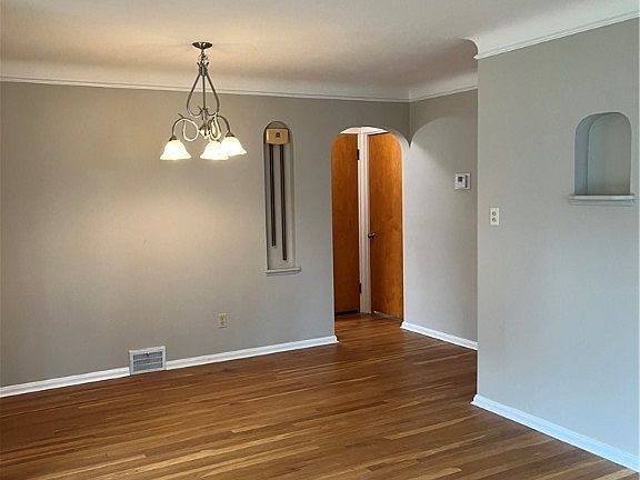 3rd image of 4468 W 227th St