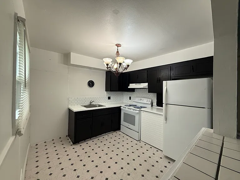 196 Meucci Ave — Photo 5