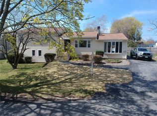 51 Quail Hollow Rd, Cranston, RI 02920
