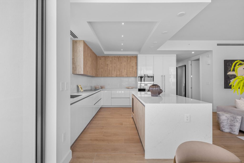 305 Briny Avenue #301, photo 9