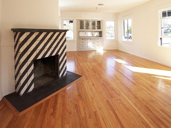 4th image of 4957 Lincoln Ave