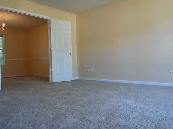 4th image of 1700 Zacharys Way