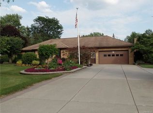 375 Heim Rd, Getzville, NY 14068