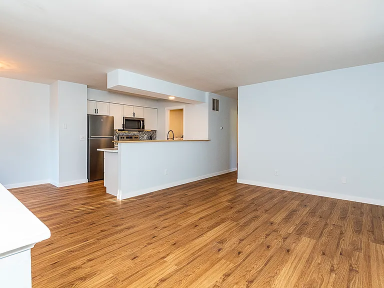 7645 Timbercreek Ct #4 — Photo 5