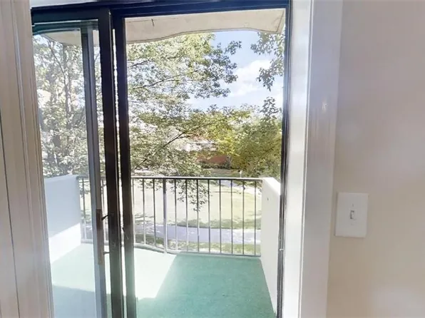 300 Johnson Ferry Rd NE Unit B202, Atlanta, GA 30328