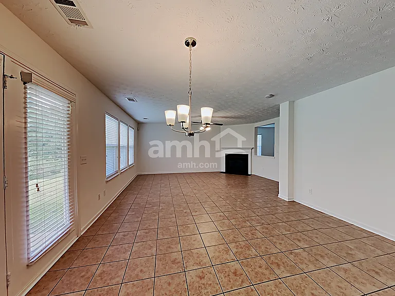 2641 Farmstead Ct — Photo 11