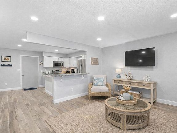 4th image of 1640 Juno Trl APT 205A