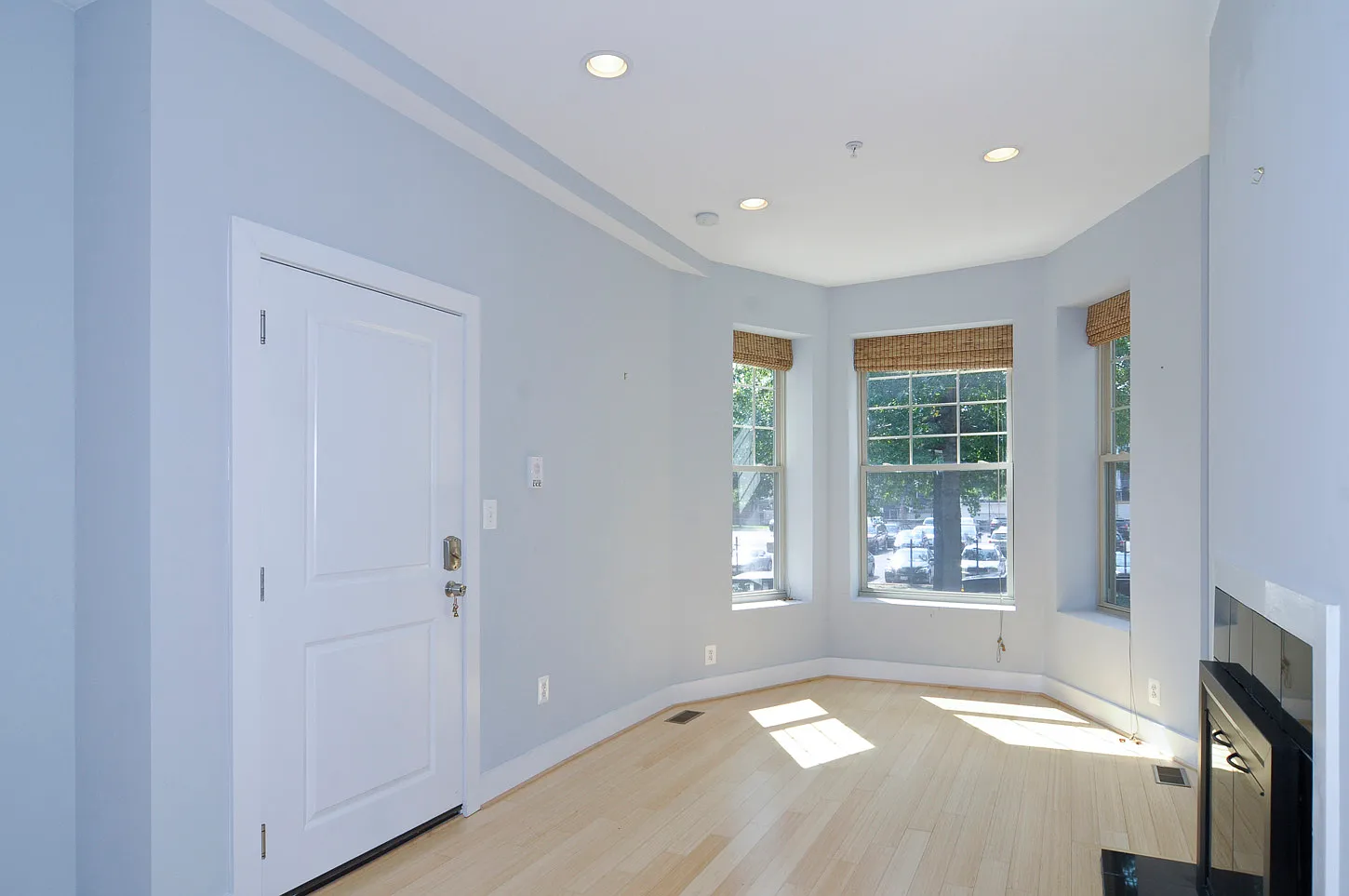 1211 Harvard St NW APT 1 photo 1