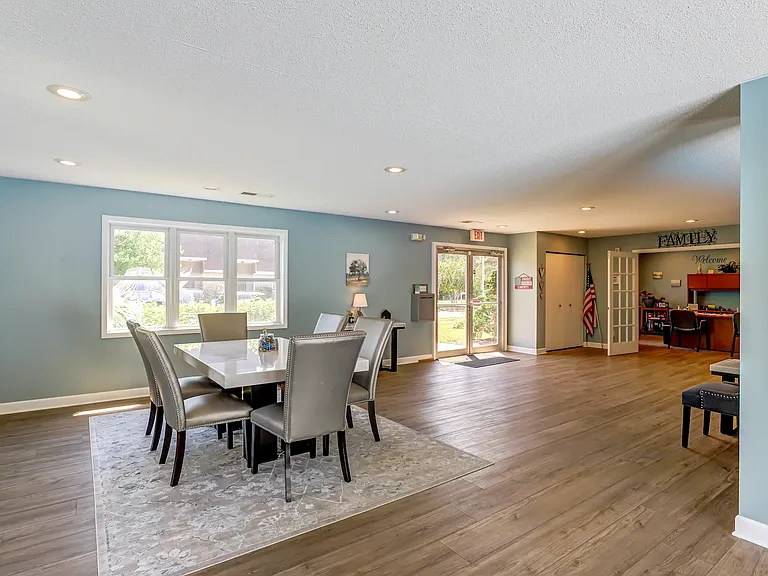 Aspen Meadows — Photo 32