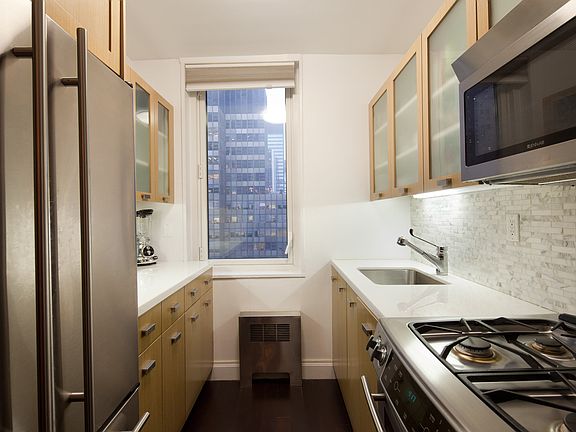 3rd image of 212 E 47th St APT 24B