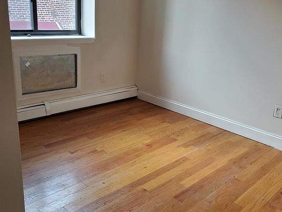 3rd image of 4011 Bronxwood Ave #2