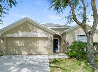 18211 Hollyhills Way, Tampa, FL 33647