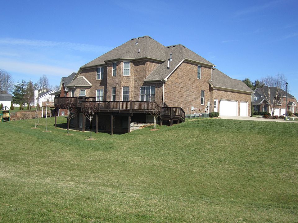 2nd image of 937 Pepperidge Dr