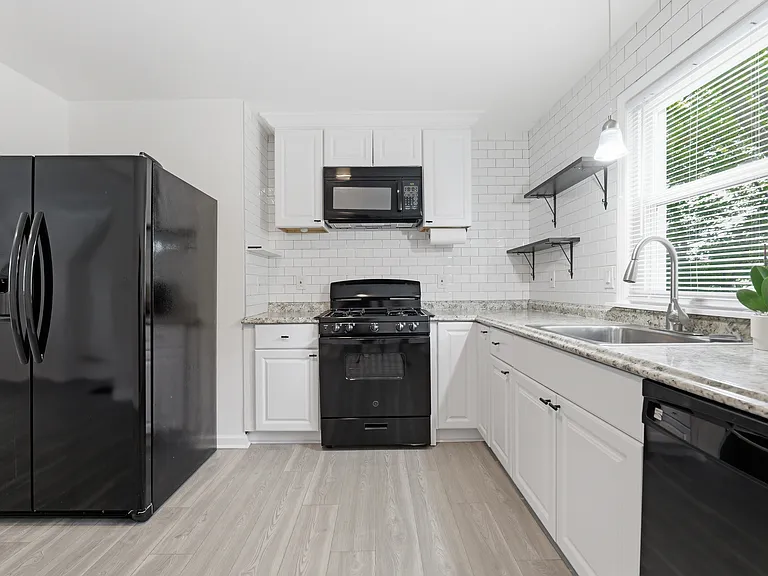 74 Barbara St #2 — Photo 9