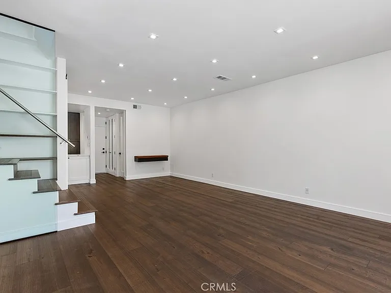 106 Breakers Ln — Photo 5