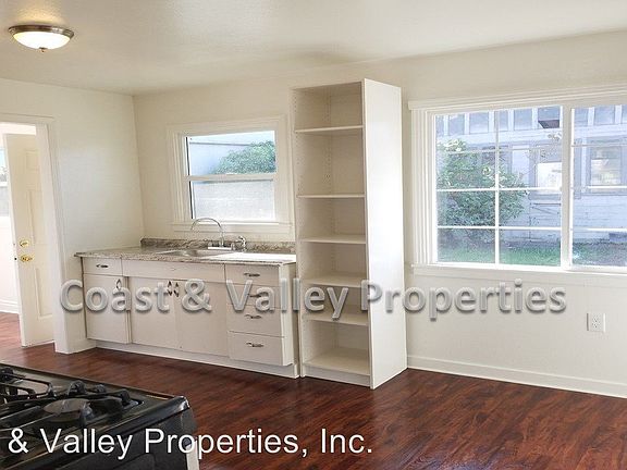 4th image of 11020 Crane St #B