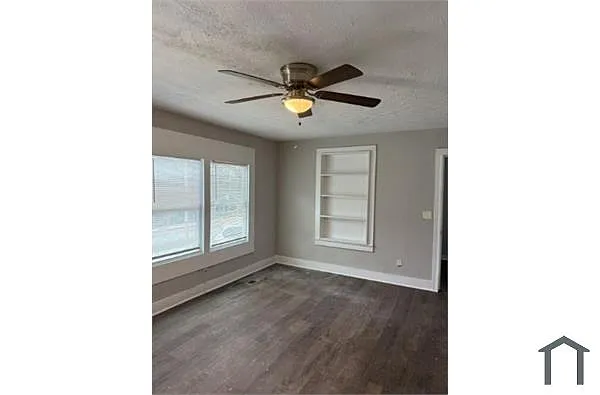 Building Photo - 4022 Young Ave #15