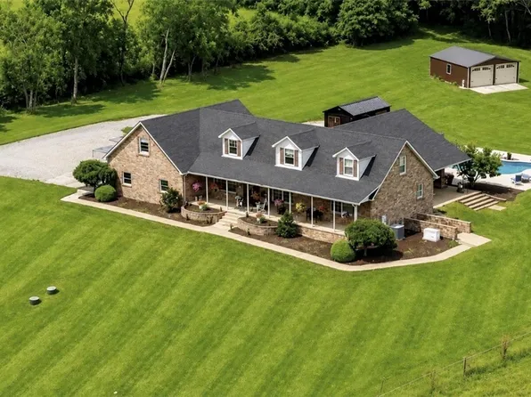 31 Sutton Ln, Washington, PA 15301