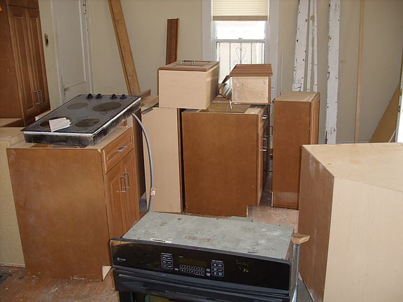 2nd image of 2526 Askew Ave