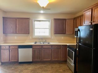 209 Wild Rose Ln, Marion, IL 62959