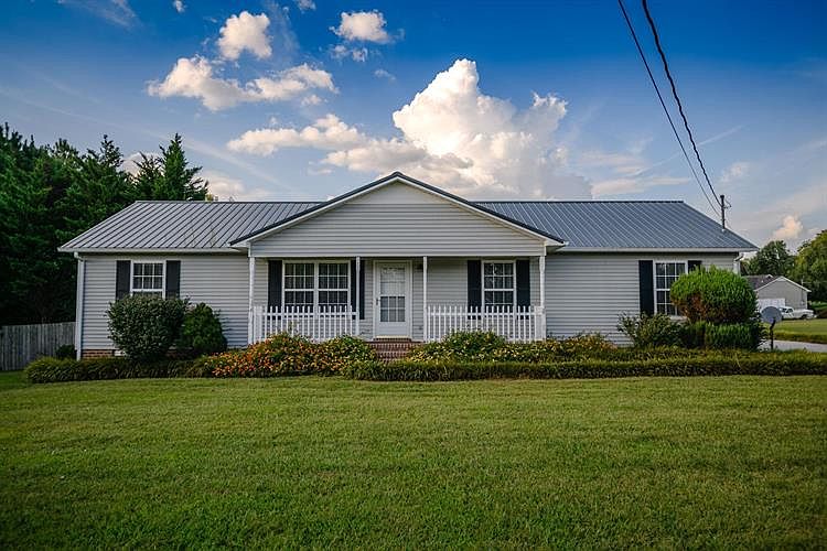 1st image of 104 Leeann Dr