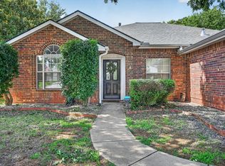 3208 Cliff Oaks Dr, Corinth, TX 76210